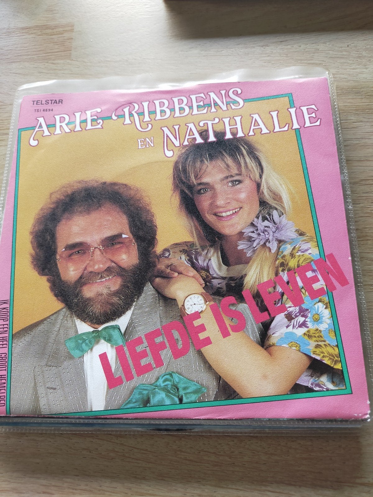 Arie Ribbens en Nathalie , liefde is leven, Ophalen of Verzenden, Zo goed als nieuw, Nederlandstalig