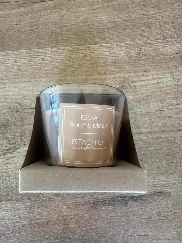 Geurkaars Pistachio Cardamom - Relax Body & Mind, Huis en Inrichting, Woonaccessoires | Kandelaars en Kaarsen, Overige materialen