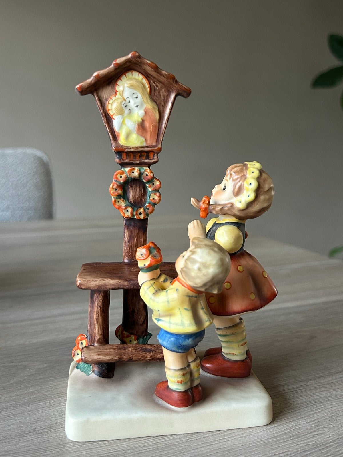Hummel Goebel beeldje "Bei Mutter Maria" - Adoration, Ophalen, Zo goed als nieuw