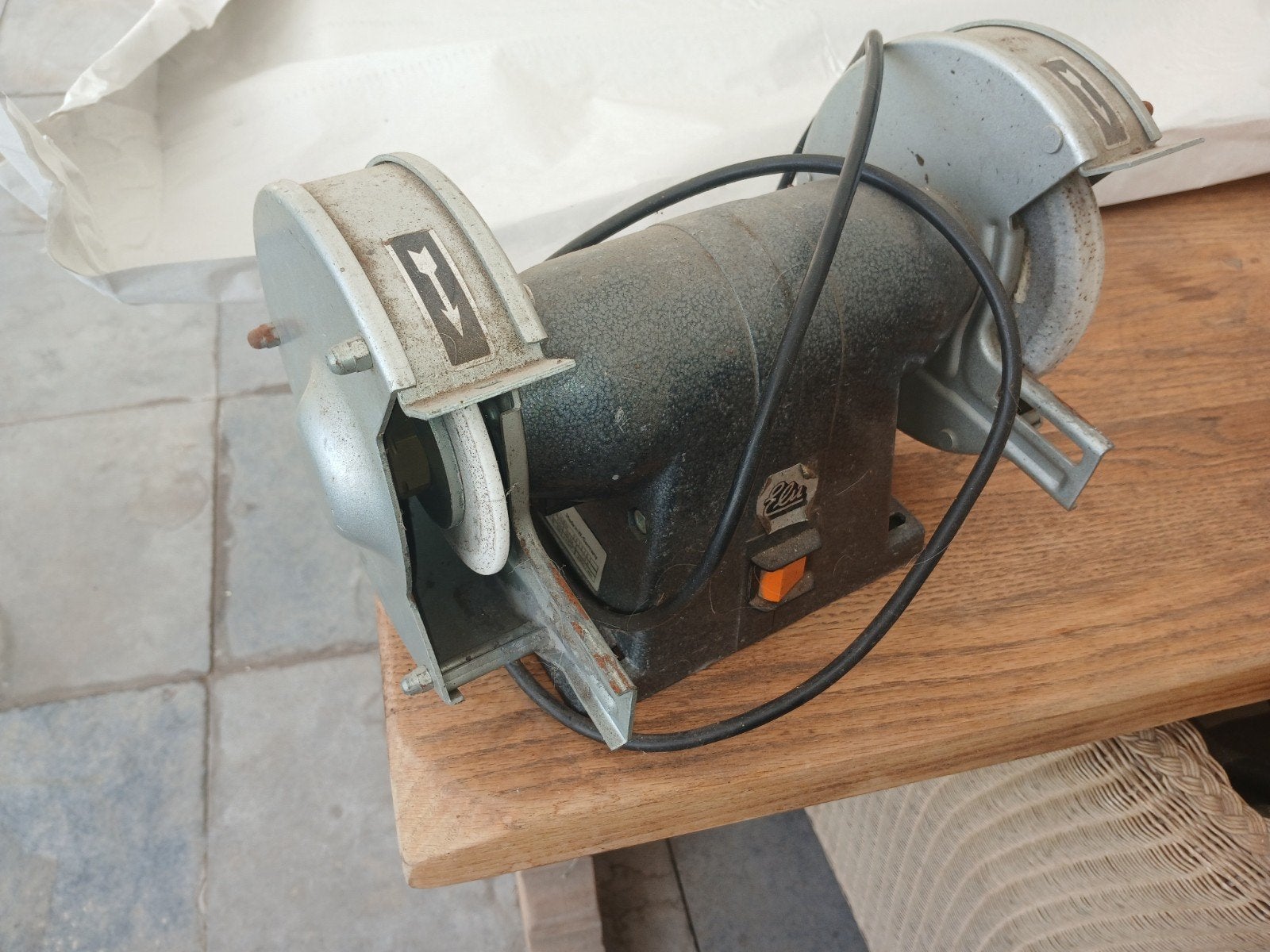 Robuuste werkbankslijpmachine - EDS 1631, Ophalen, Gebruikt, Minder dan 700 watt, Werkbankslijpmachine