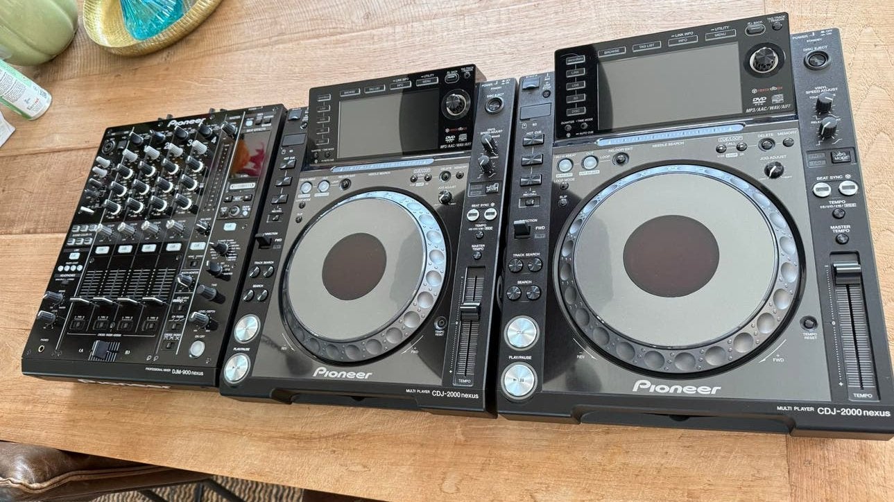 Pioneer DJ set – 2x CDJ-2000NXS + DJM-900NXS – 1e eigenaar, Muziek en Instrumenten, Dj-sets en Draaitafels, Ophalen, Zo goed als nieuw