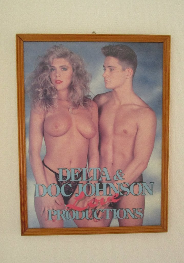 Delta Doc Johnson poster ,ingelijst achter ontspiegeld glas, Ophalen, Rechthoekig Staand, Met lijst, Zo goed als nieuw