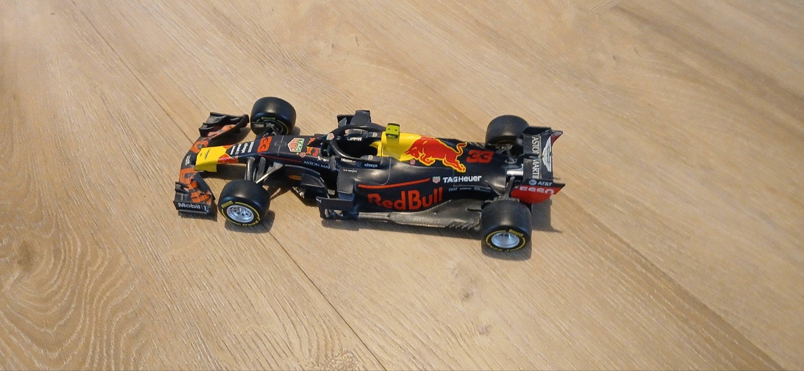 Red Bull Racing F1 modelauto - Aston Martin TAG Heuer, Auto, 1:32 tot 1:50, Zo goed als nieuw, Ophalen