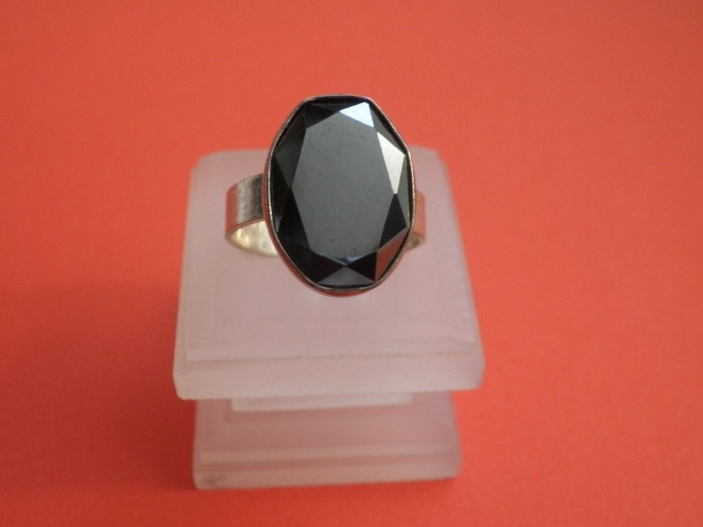 Mooie Zilveren Ring met rondom Facet Geslepen Hematiet, Verzenden, Zilver, Ring, Met edelsteen