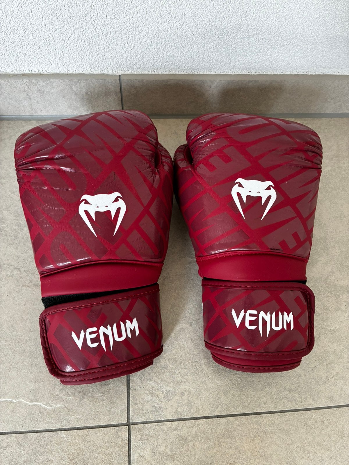 Venum kickbokshandschoenen met voetbeschermers, Ophalen of Verzenden, Zo goed als nieuw, Bokshandschoenen