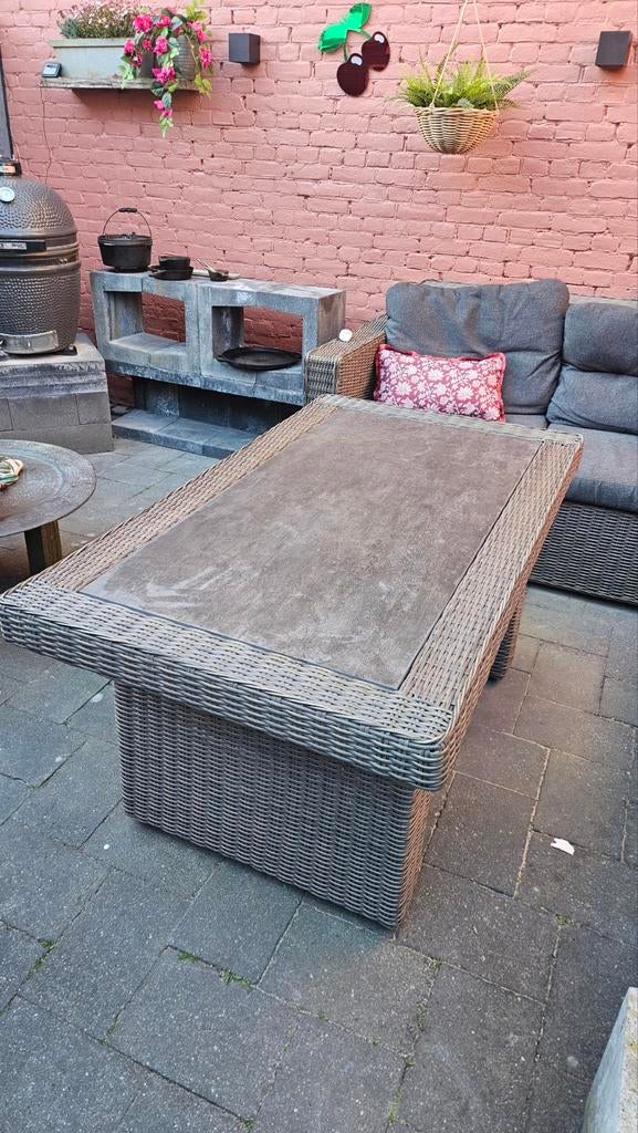 Tuintafel 140x80x70 met hardstenen blad - Zeer goede staat, Tuin en Terras, Tuintafels, Ophalen of Verzenden, Zo goed als nieuw