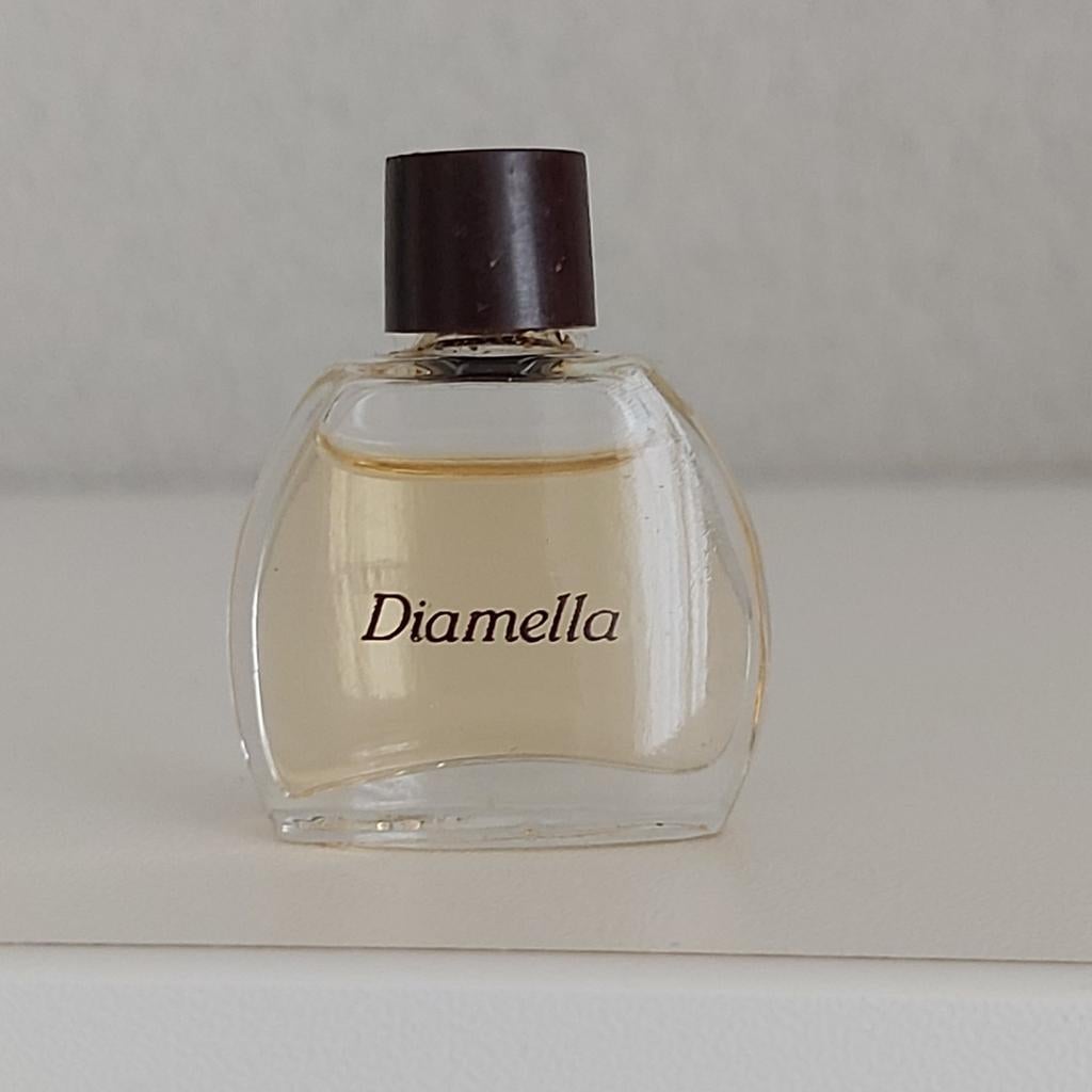 Diamella van Yves Rocher, Verzamelen, Parfumverzamelingen, Ophalen of Verzenden, Zo goed als nieuw, Miniatuur, Gevuld