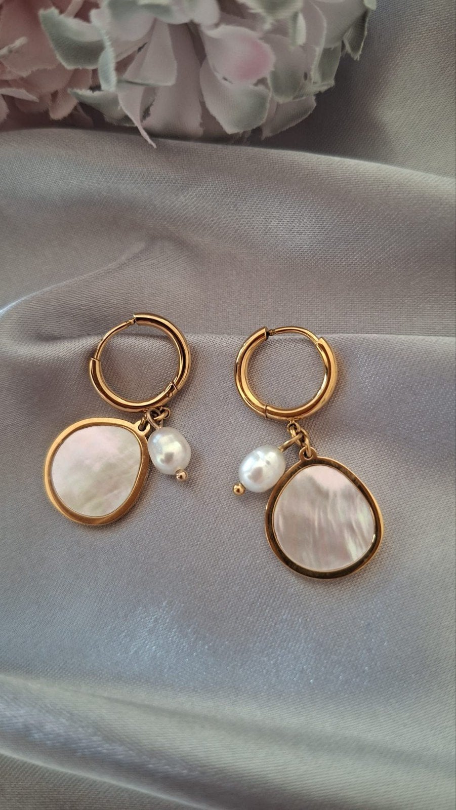 Gouden oorbellen met parelmoer en parels TOSH, Overige materialen, Hangers, Ophalen of Verzenden, Zo goed als nieuw