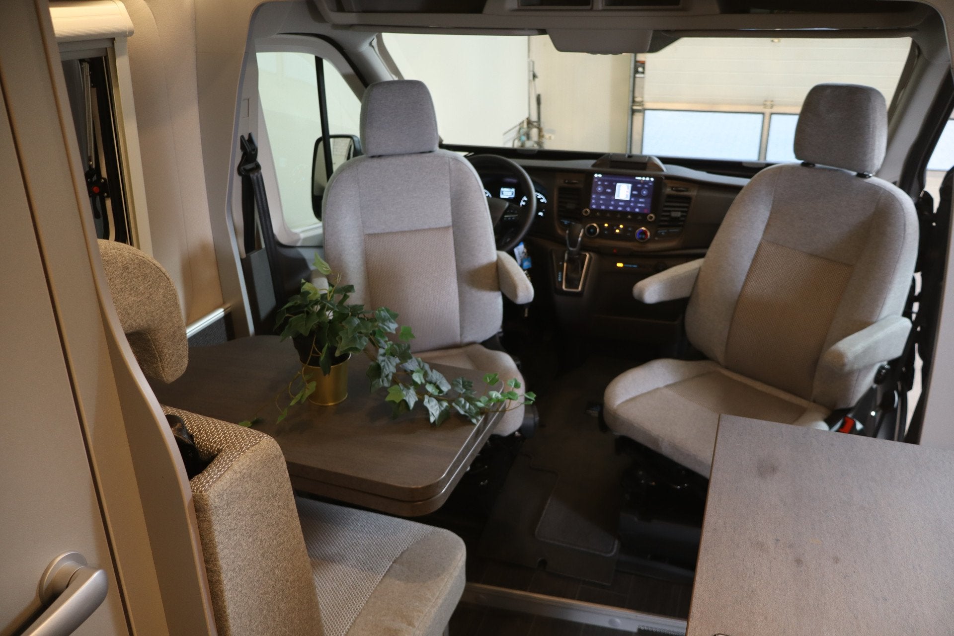 Weinsberg R46 Caratour 60 MQ - NL- Auto! *NU VAN € 77.900, Caravans en Kamperen, Campers, Automaat, Weinsberg, Ringverwarming
