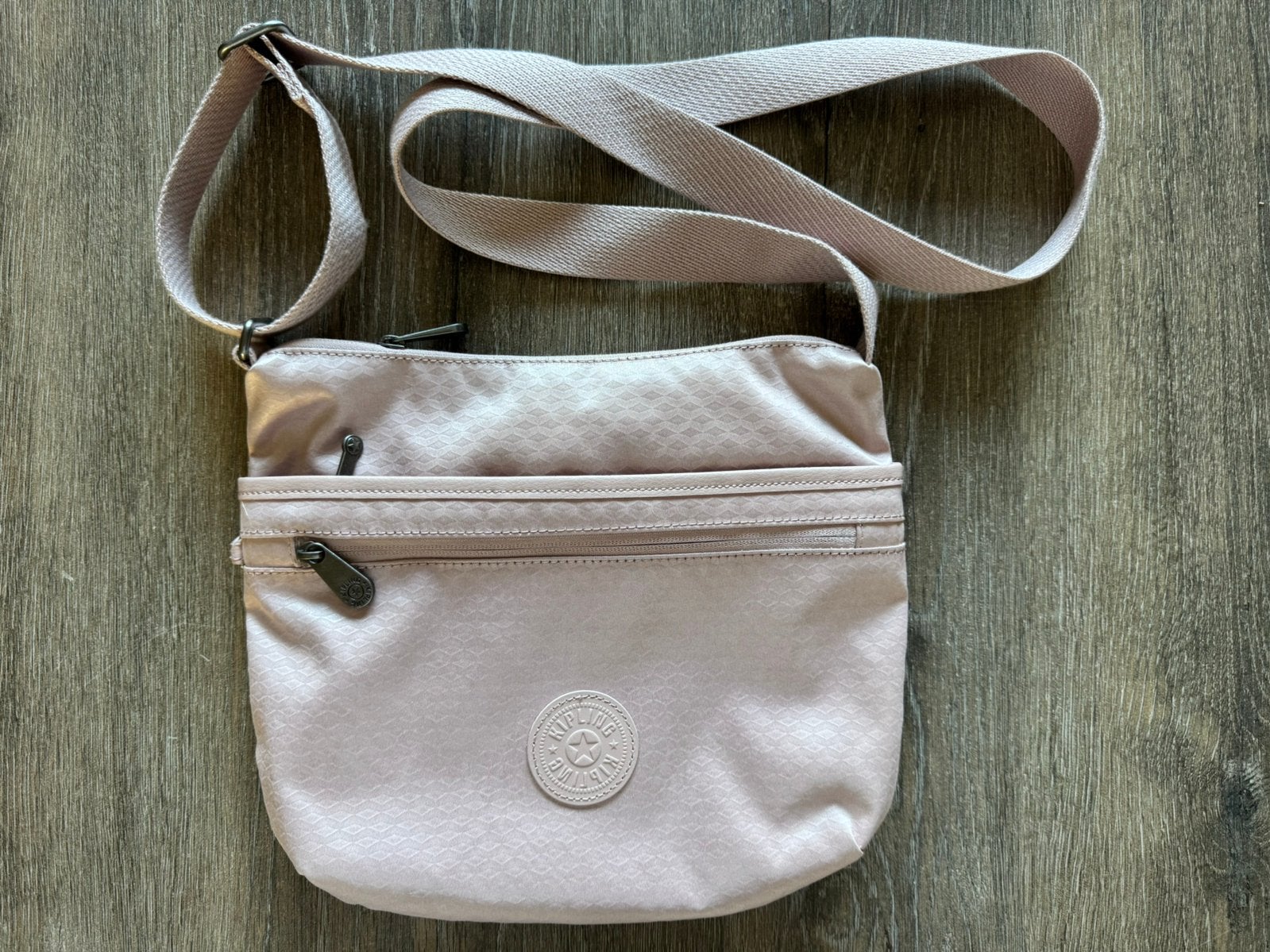 Lichtroze KIPLING cross over tas. Nieuwstaat, Ophalen of Verzenden, Zo goed als nieuw, Roze, Kipling