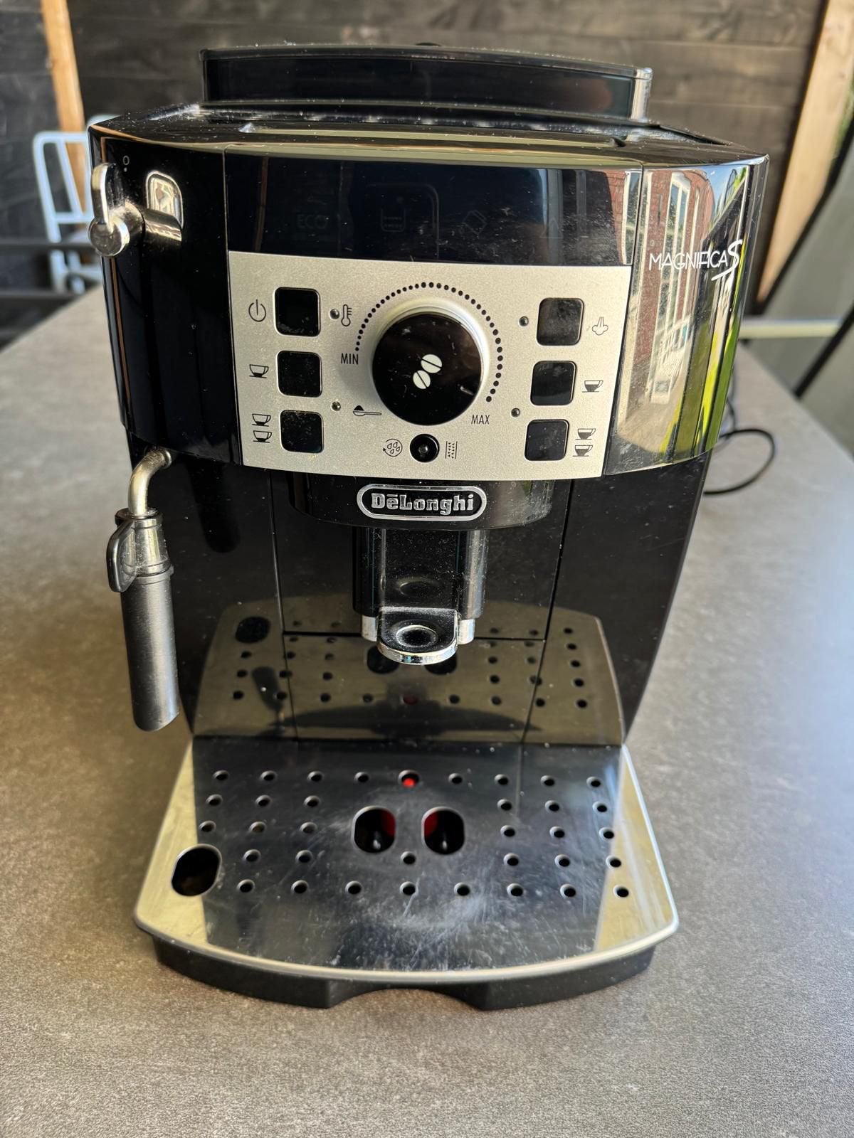 De Longhi bonen machine, Witgoed en Apparatuur, Koffiezetapparaten, Ophalen of Verzenden, Gebruikt, Koffiemachine, Koffiebonen