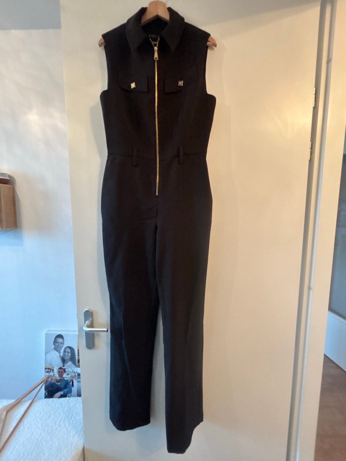 Nikkie jumpsuit maat 38 met gouden rits, Kleding | Dames, Jumpsuits, Ophalen of Verzenden, Zo goed als nieuw, Maat 38/40 (M), Zwart