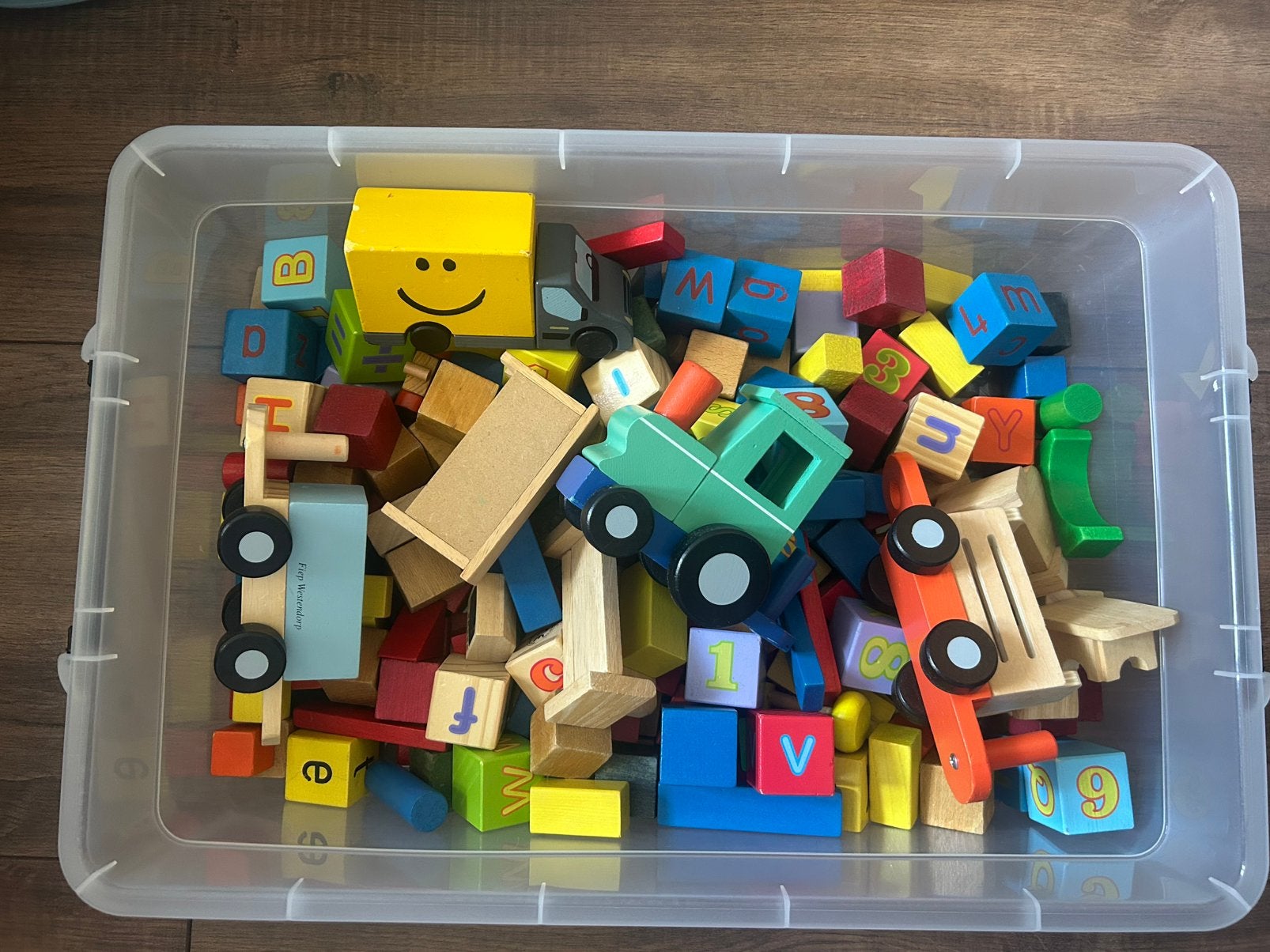 Bak vol met houten speelgoed, Ophalen of Verzenden, Zo goed als nieuw