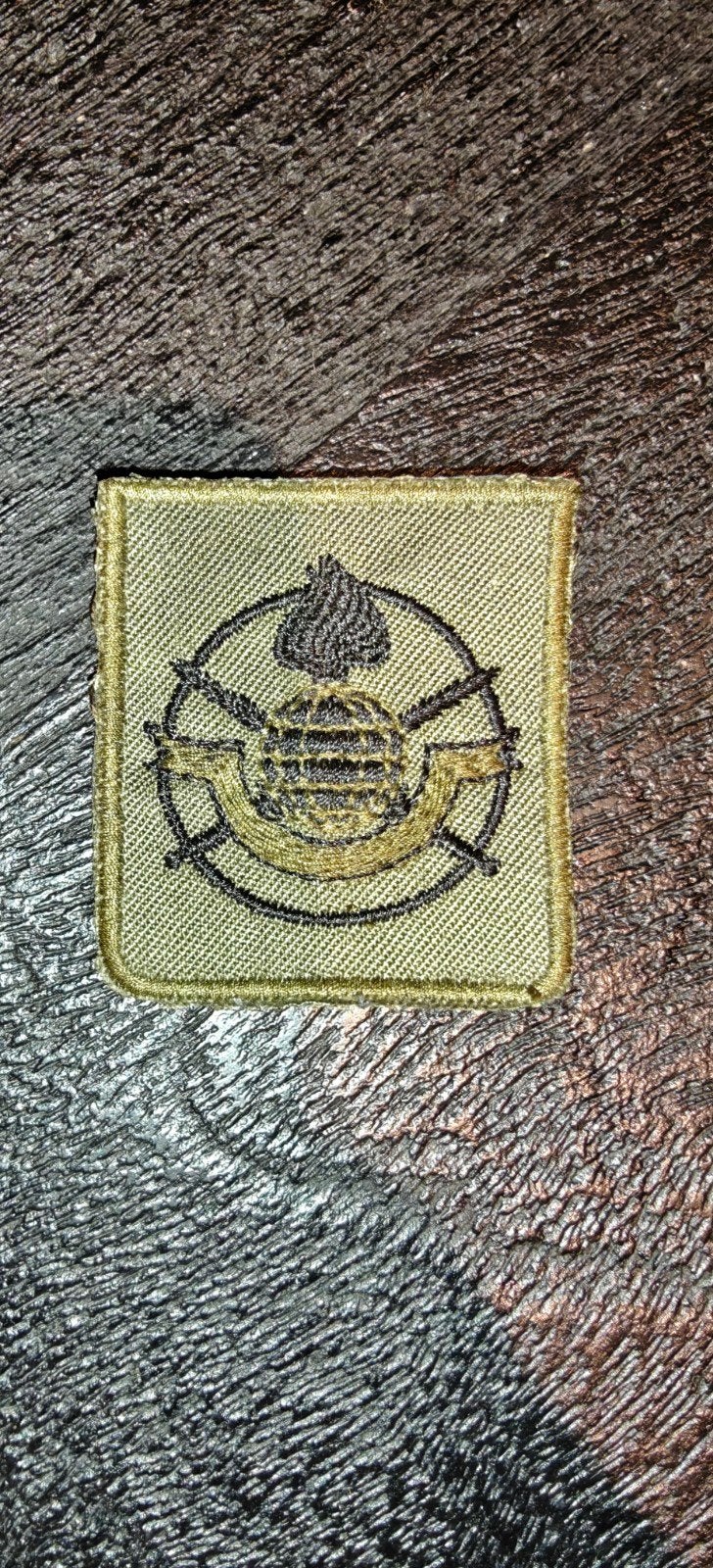 Defensie GVT KCT Korps Commandotroepen borstembleem met klit, Ophalen of Verzenden, Landmacht, Nederland, Embleem of Badge