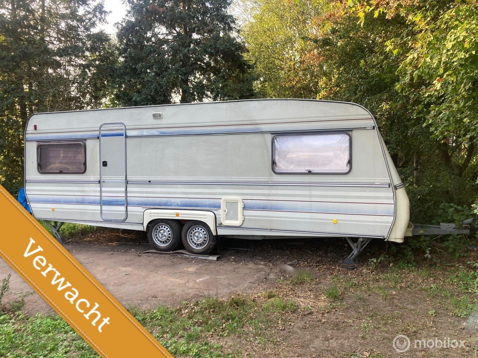 Wilk de Luxe 595 3 Dubbelasser 2 enkele bedden, Caravans en Kamperen, Wilk, 7 tot 8 meter, Bedrijf, Wilk