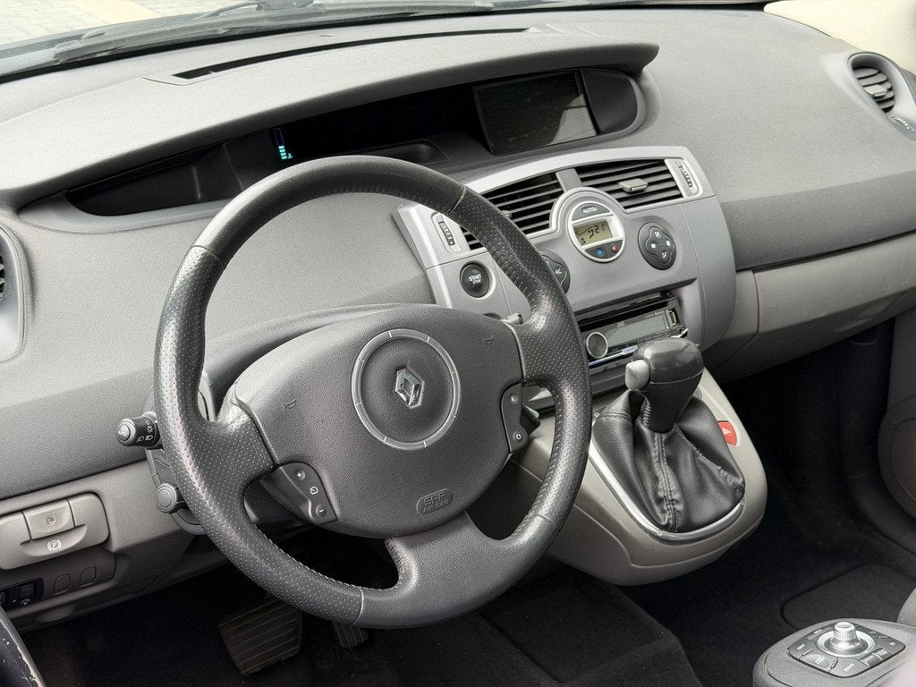 Renault Grand Scénic 2.0-16V Tech Line | Zo mee | Lees teks, Auto's, Renault, 1998 cc, Gebruikt, Zwart, 4 cilinders