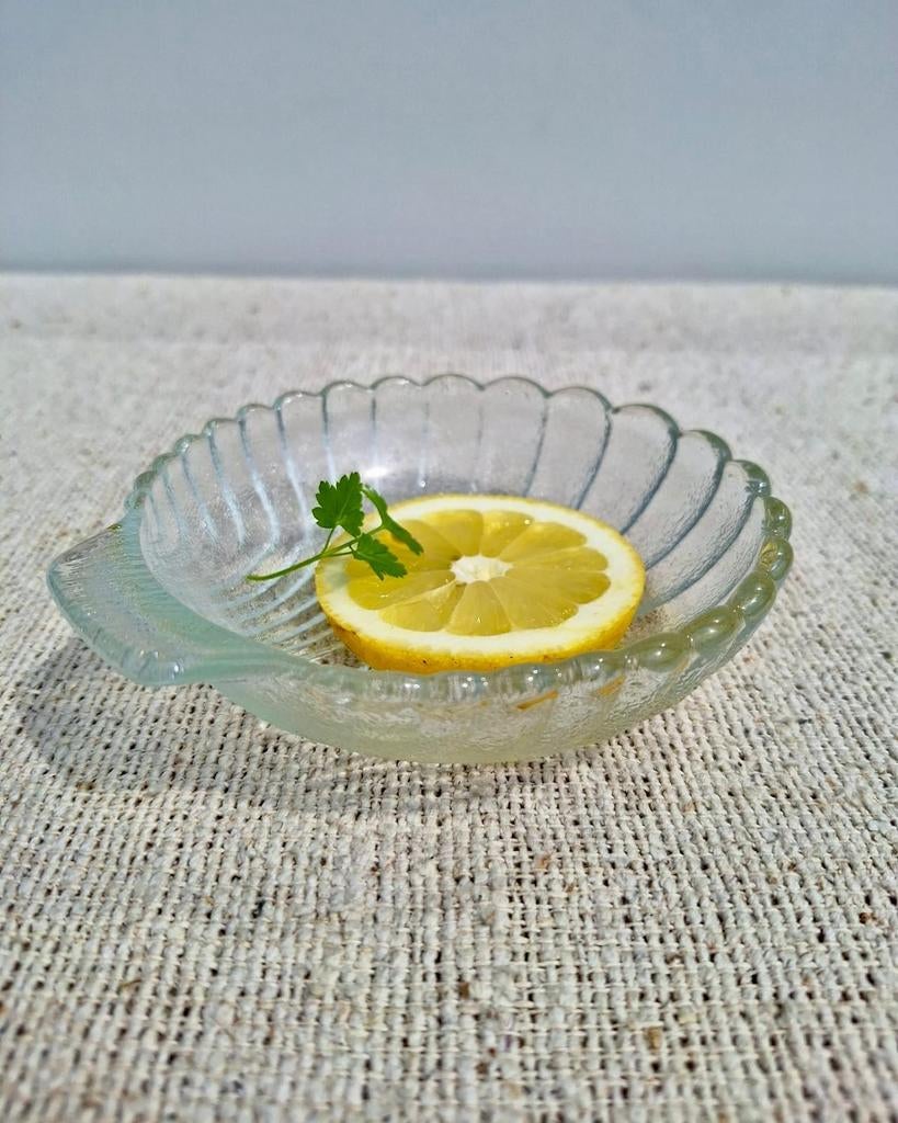 4 diepe glazen schaaltjes schelpvorm, Huis en Inrichting, Keuken | Servies, Nieuw, Ophalen of Verzenden, Glas, X