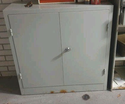 Metalen Opbergkast met 2 Deuren, Ophalen, Gebruikt