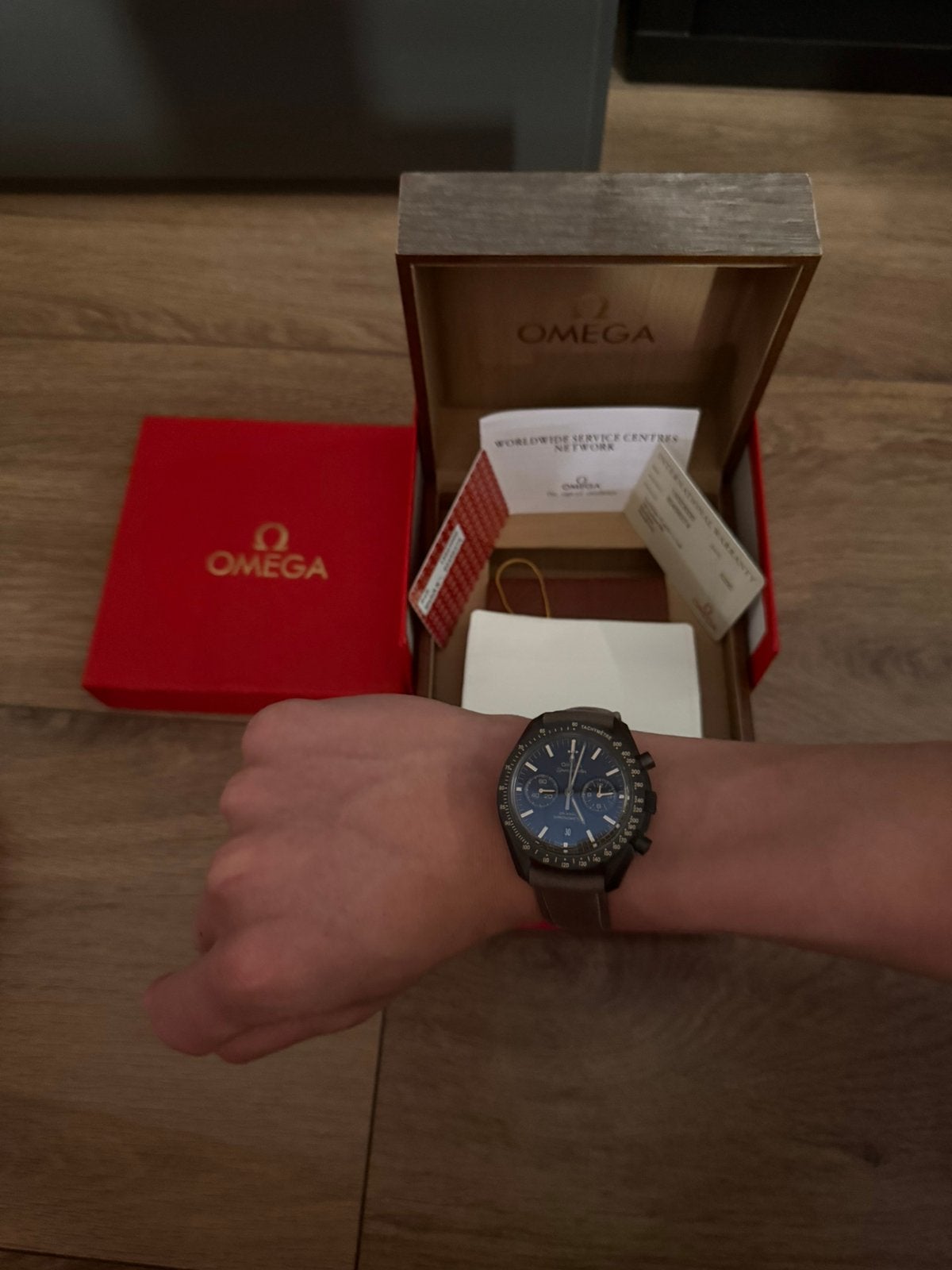 Omega speedmaster - bruin/zwart., Ophalen of Verzenden, Overige materialen, Omega, 1960 of later
