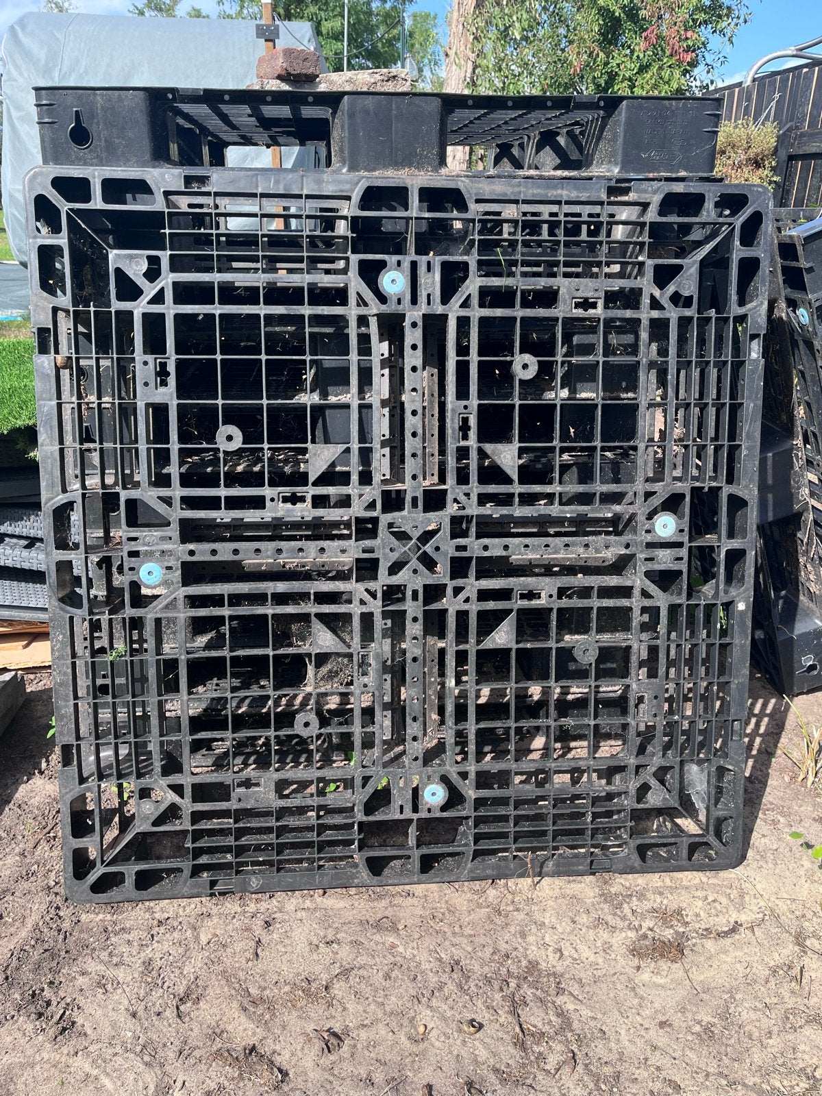 Stevige Zwarte Kunststof Pallet - Gebruikt, Ophalen, Gebruikt, 100 cm of meer, 60 cm of meer