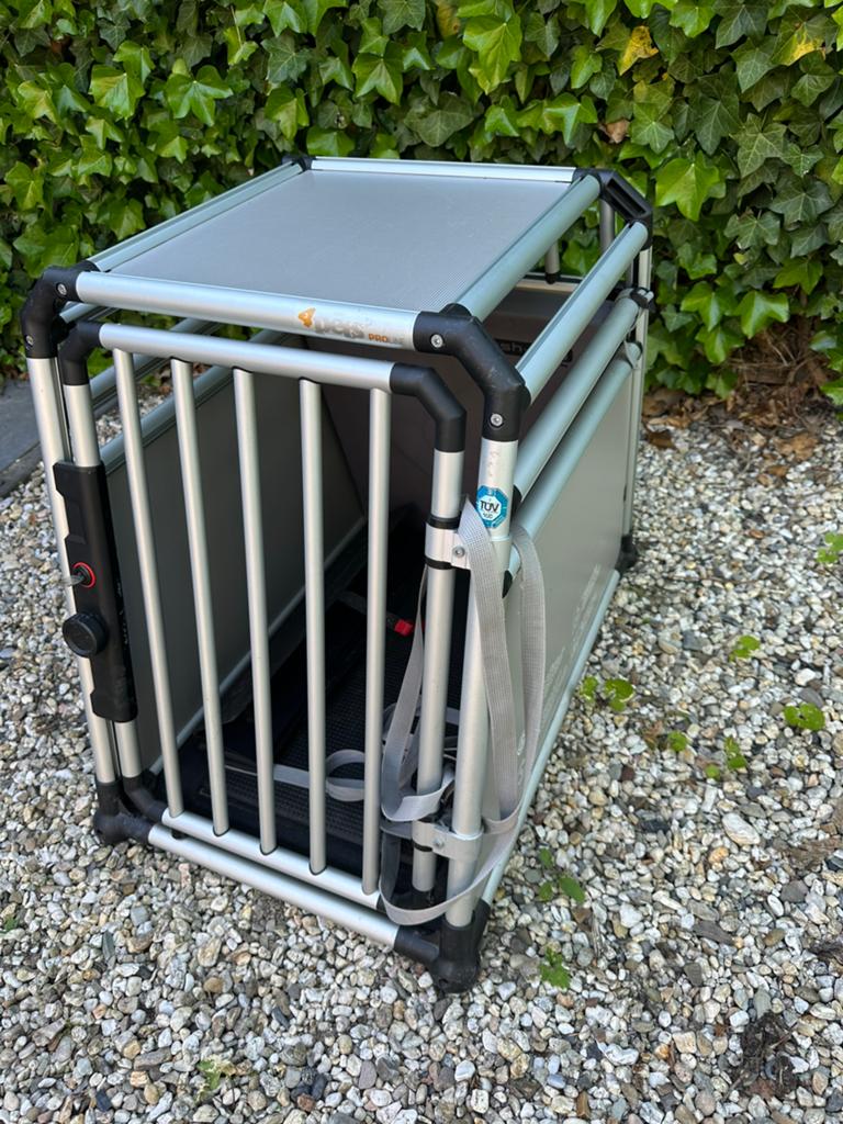 Proline 4pets Autobench Milan maat M, Ophalen, Zo goed als nieuw