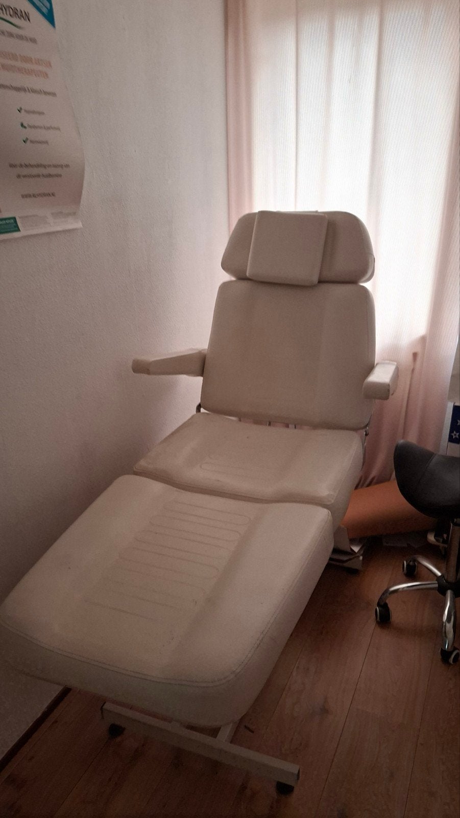 Behandelstoel / Massagetafel - Crème, Ophalen, Gebruikt