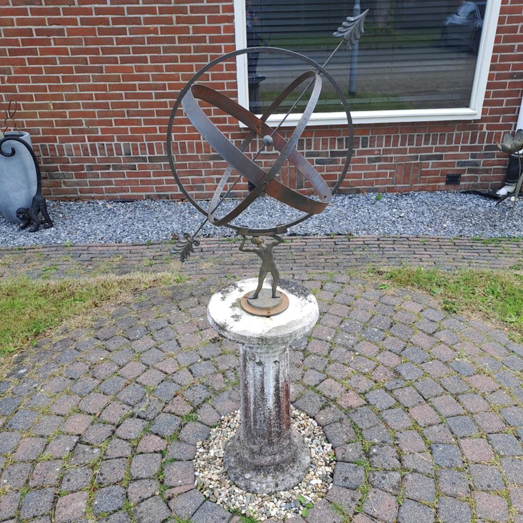 Zonnewijzer met Beeld op Sokkel, Tuin en Terras, Ophalen, Gebruikt, Metaal, Abstract beeld