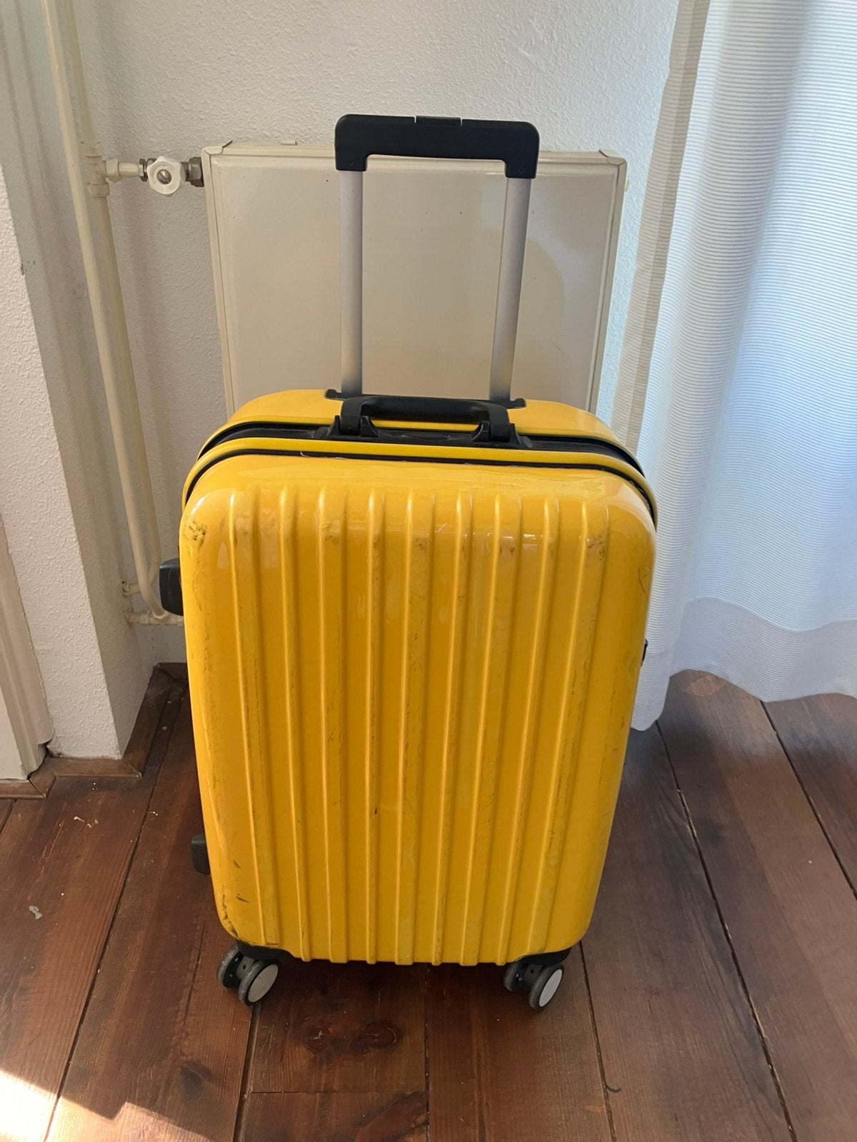 Yellow Suitcase 24 inches, Sieraden, Tassen en Uiterlijk, Koffers, Ophalen, Zo goed als nieuw, Hard kunststof, Minder dan 35 cm
