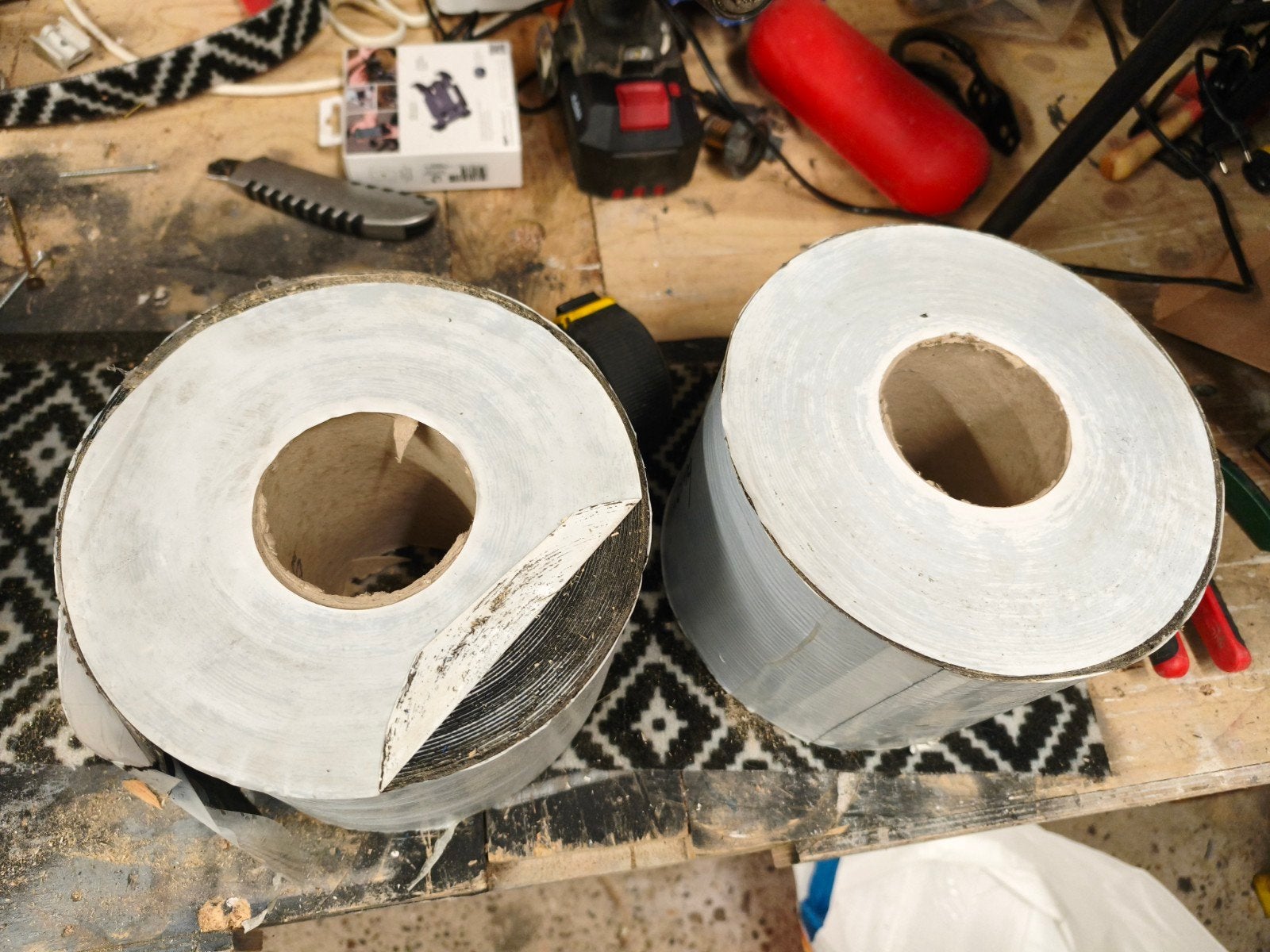 2 rollen nieuwe zelfklevende EPDM strook 150mm x 1.2mm, Minder dan 4 cm, Overige materialen, Nieuw, Ophalen of Verzenden