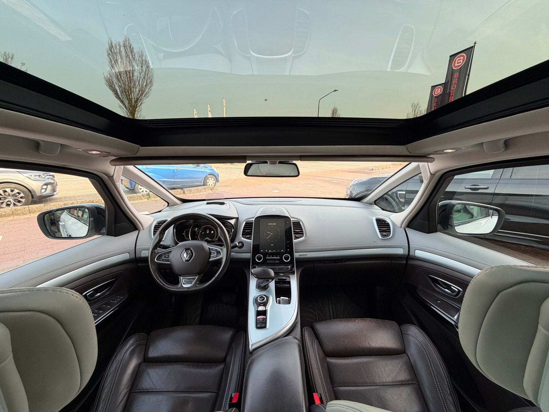 Renault Espace 1.6 TCe Initiale Paris 7p AUT|NAV|ACC|PANO, 1618 cc, Gebruikt, Euro 6, 4 cilinders