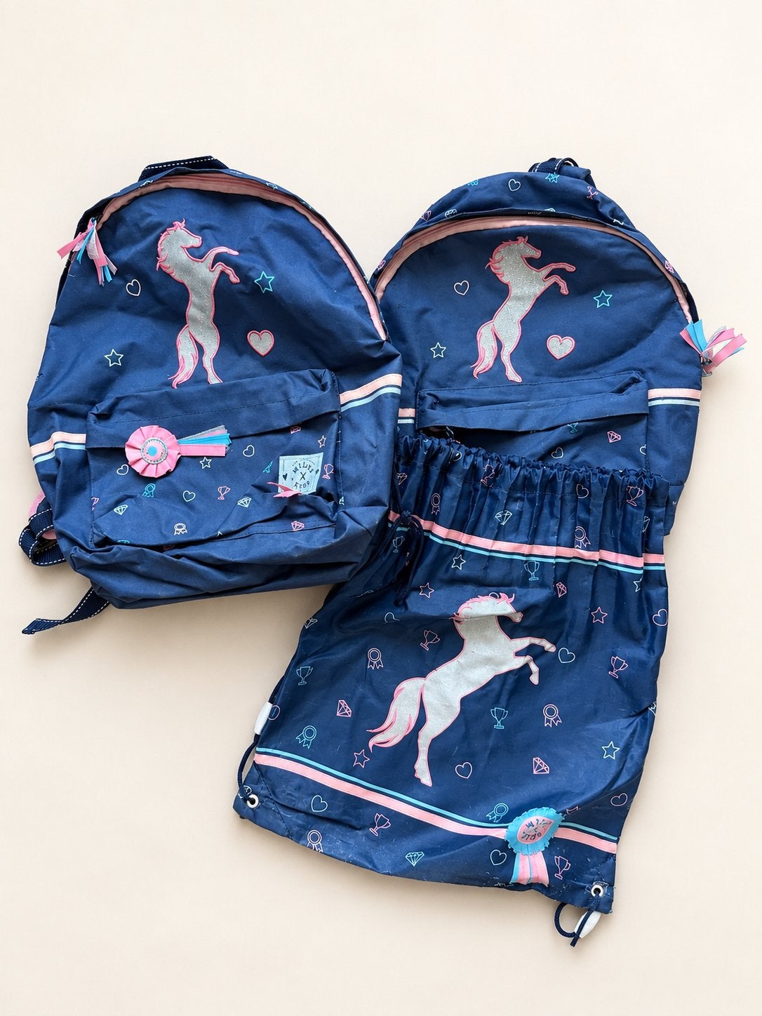 Milky Kiss tassenset – 2 rugzakken + gymtas – paarden – €35, Overige merken, Gebruikt, 25 tot 40 cm, Ophalen of Verzenden