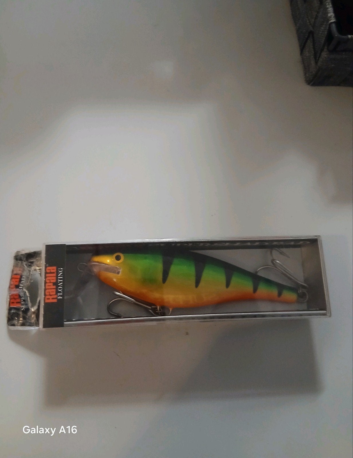 Oude kleur Rapala Super Shad Rap 14, Watersport en Boten, Ophalen of Verzenden, Nieuw, Kunstaas