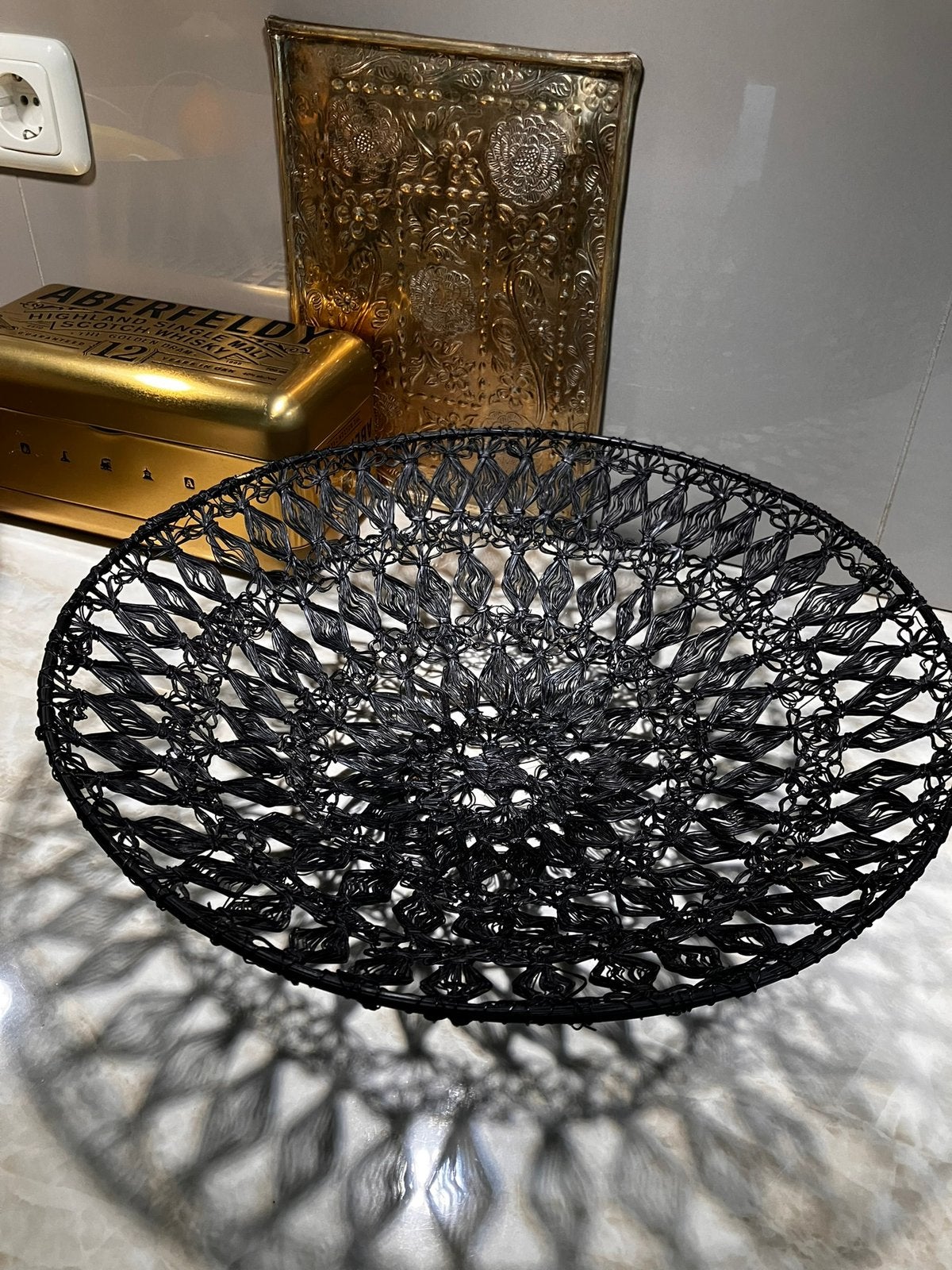 Unieke handgemaakte mand van draadijzer  / diameter 40 cm, Ophalen of Verzenden, Zo goed als nieuw, Rond, Overige materialen