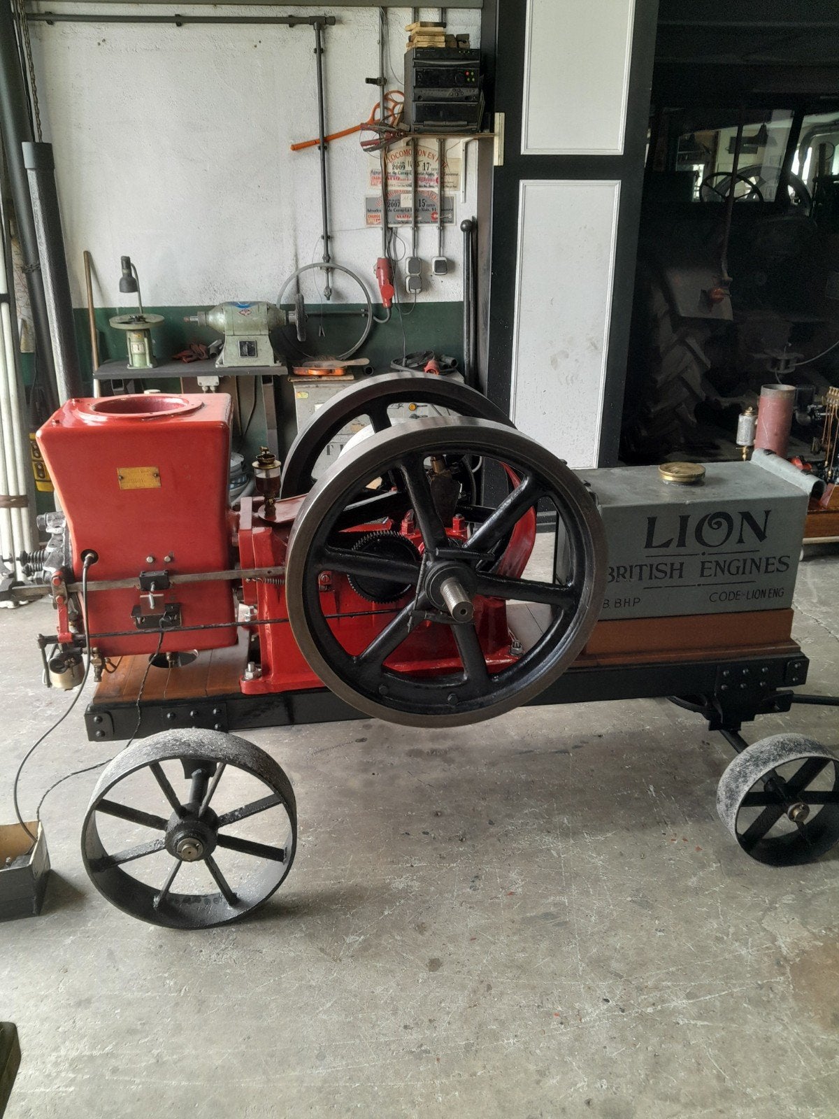 antieke Lion motor Londen, Doe-het-zelf en Verbouw, Ophalen, Benzinemotor, Minder dan 1400 rpm