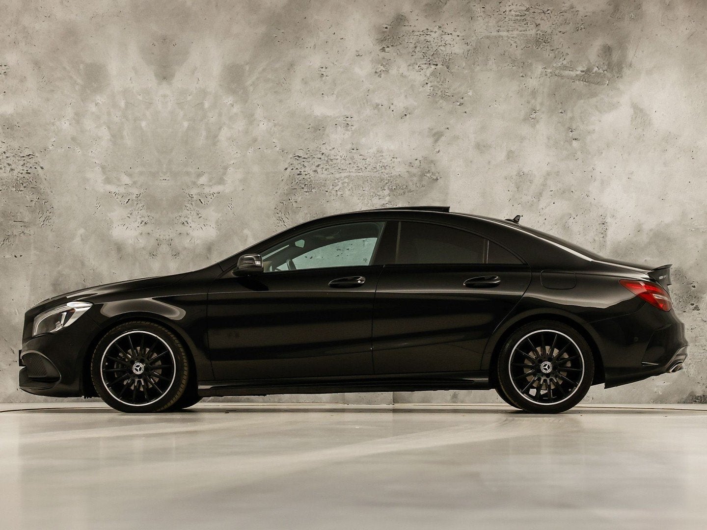Mercedes-Benz CLA-Klasse 180 AMG Sport Automaat (PANORAMADAK, Auto's, Gebruikt, 4 cilinders, USB, Leder en Stof