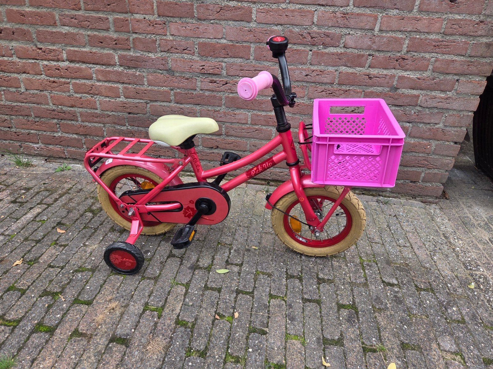 Loekie Pick-Up, 12,5 inch kinderfiets, Roze, incl mand., Ophalen, Zo goed als nieuw, Terugtraprem, Loekie