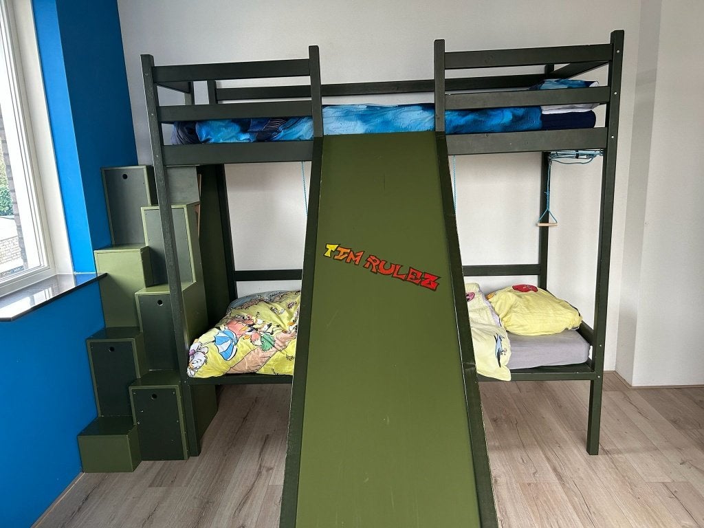 Stoer hoogslaper met glijbaan, trapkasten en bureau – uniek!, Ophalen, Gebruikt, 90 cm, Tweepersoons