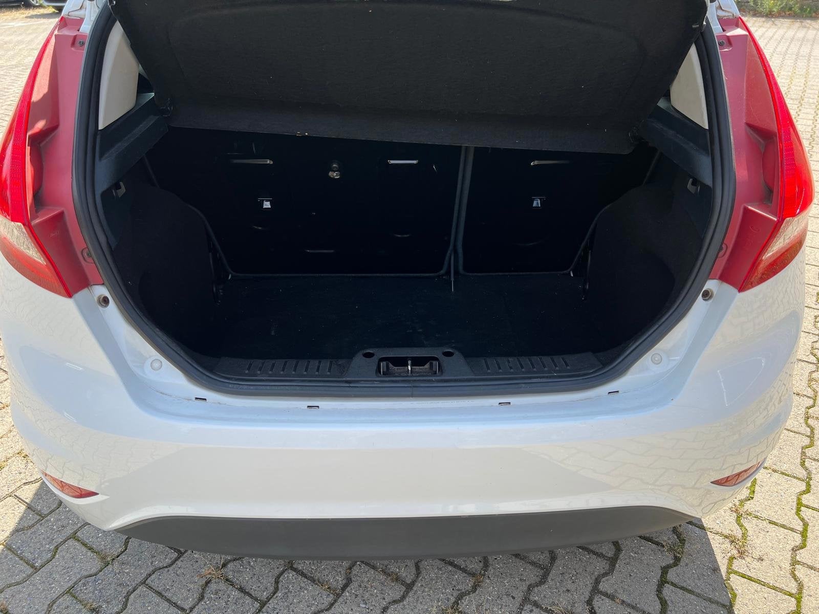 Foto 16 van Ford Fiesta 1.25 Limited 5-deurs - Airco/NAP