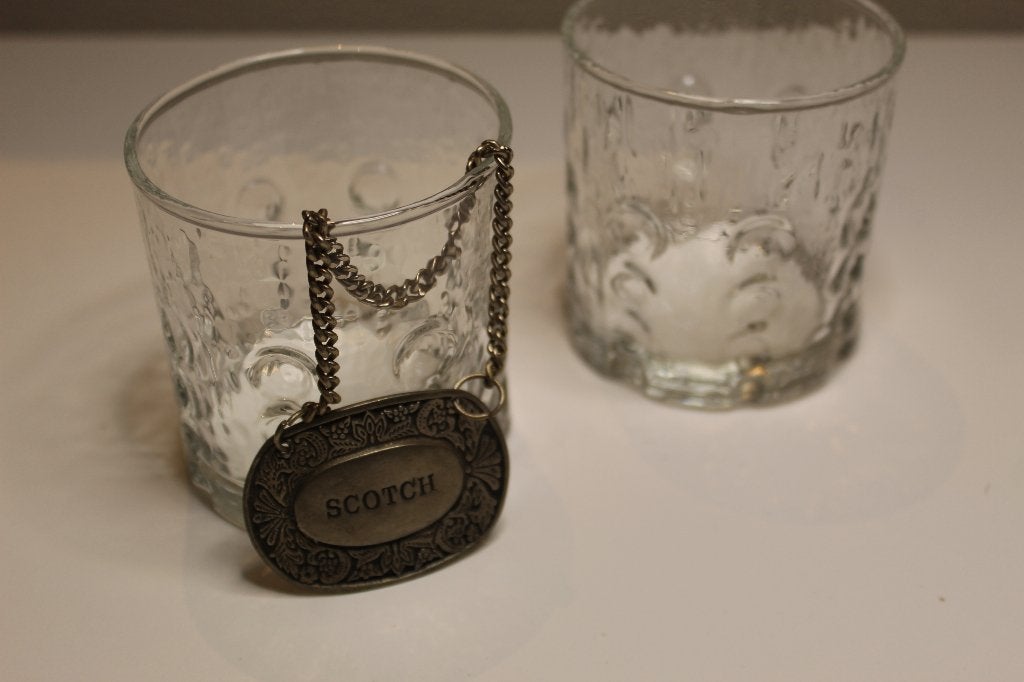 Set Kosta Boda, whiskey glazen -metalen scotch whiskey label, Ophalen of Verzenden, Zo goed als nieuw, Overige typen