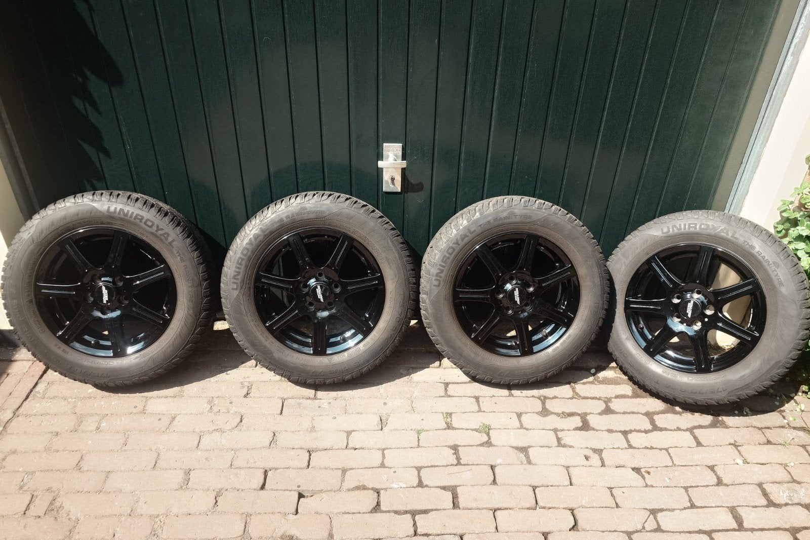 Zwarte velgen 14 inch met Uniroyal All Season banden, Auto-onderdelen, Ophalen, 14 inch, Gebruikt, 175 mm