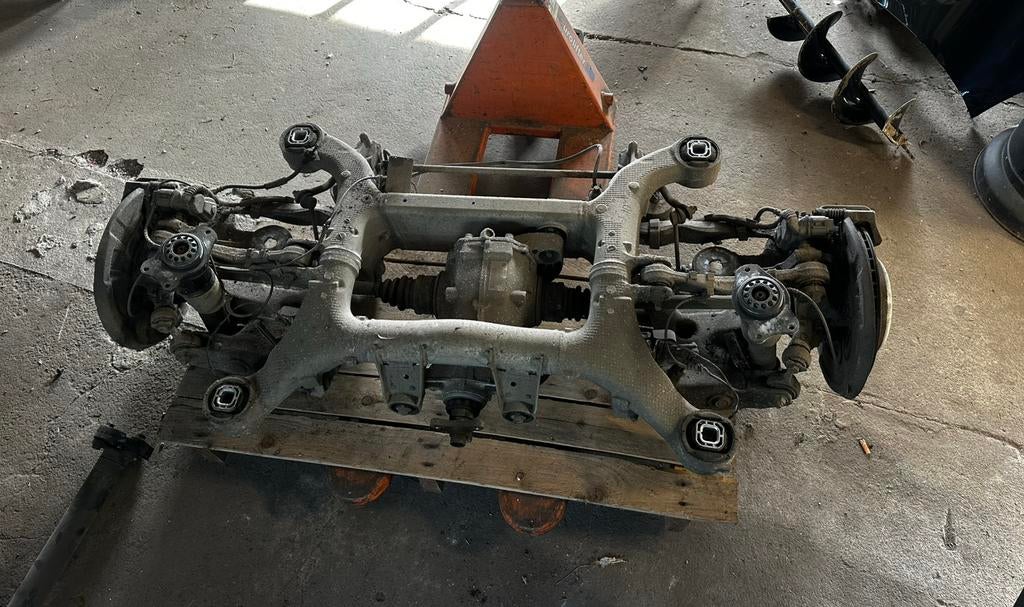 complete achteras/subframe bmw 5 serie f11 met diff 7584444, Ophalen, Gebruikt, BMW