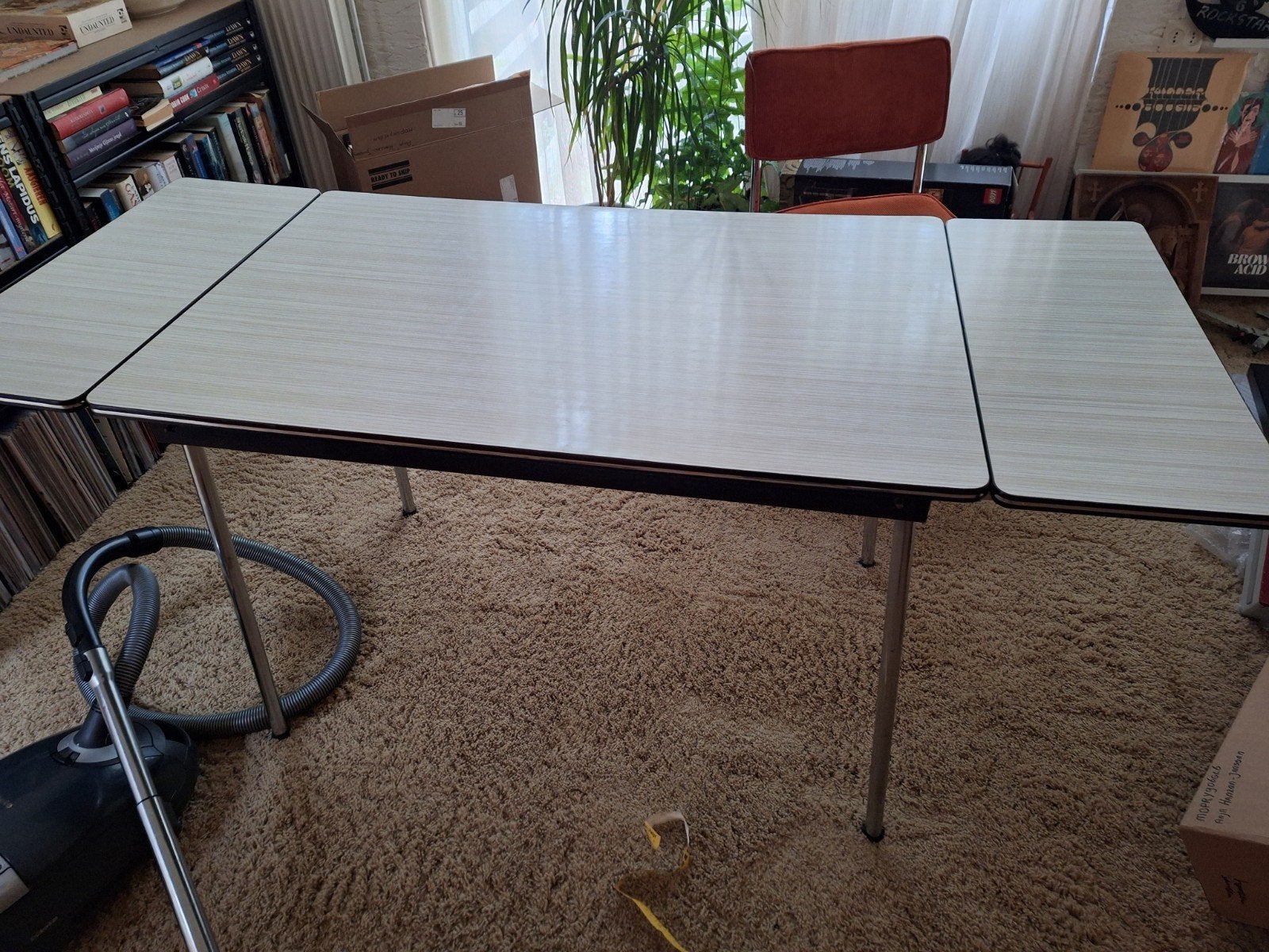 Vintage formica uitschuifbare eettafel met verchroomde poten, Huis en Inrichting, Tafels | Eettafels, Ophalen, Gebruikt, 100 tot 150 cm