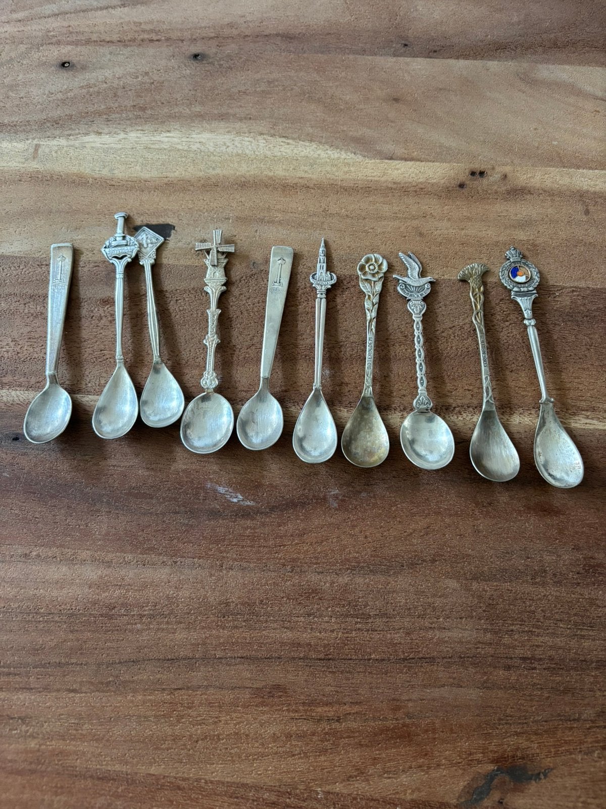 Theelepeltjes, Ophalen