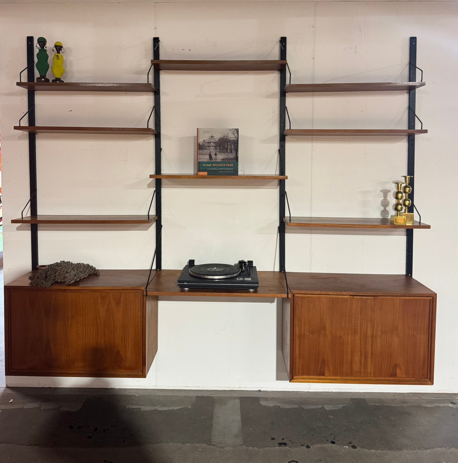 Poul Cadovius by Royal System vintage modulair wandsysteem, Huis en Inrichting, Kasten | Wandmeubels, Gebruikt, 200 cm of meer