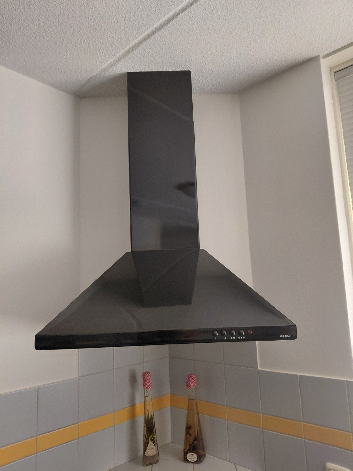 Afzuigkap/ schouw ATAG, diamant zwart,  60 50 cm, Ophalen, Gebruikt, 200 tot 400 m³ per uur, Motor