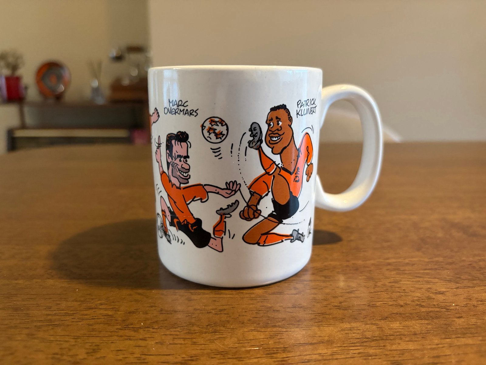 Vintage Oranje WK Mok met Nederlandse Voetbalhelden, Gebruikt, Overige merken, Keramiek, Vintage