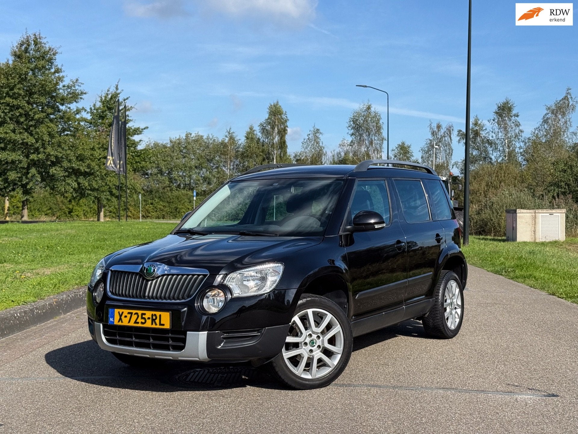 Skoda Yeti 1.2 TSI Elegance Automaat, Trekhaak, Cruise, Auto's, Euro 5, Stof, Gebruikt, Zwart