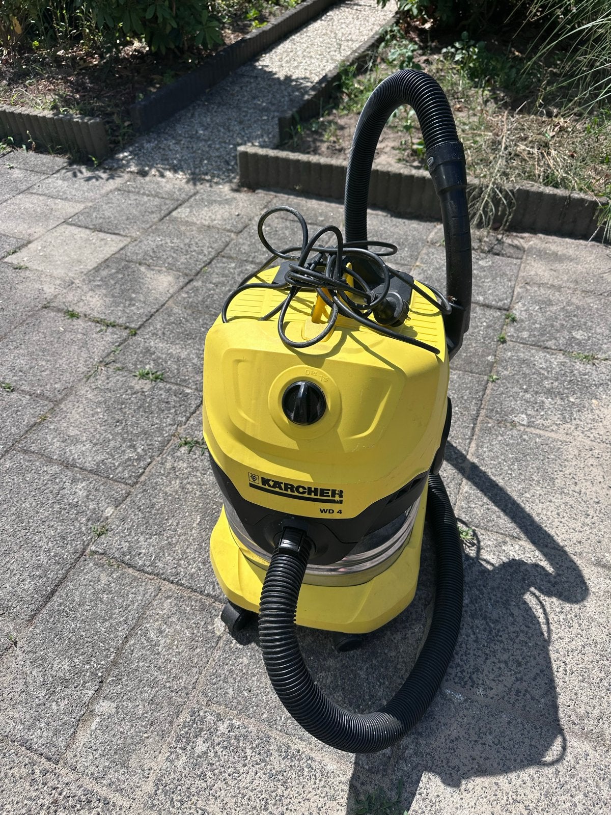 Kärcher WD 4 Nat- en Droogzuiger - Krachtige Alleszuiger, Ophalen, Inclusief accessoires, Gebruikt, Kärcher