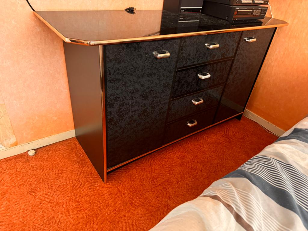 Zwarte hooglans dressoir, Gebruikt, Met deur(en), 25 tot 50 cm, Overige houtsoorten