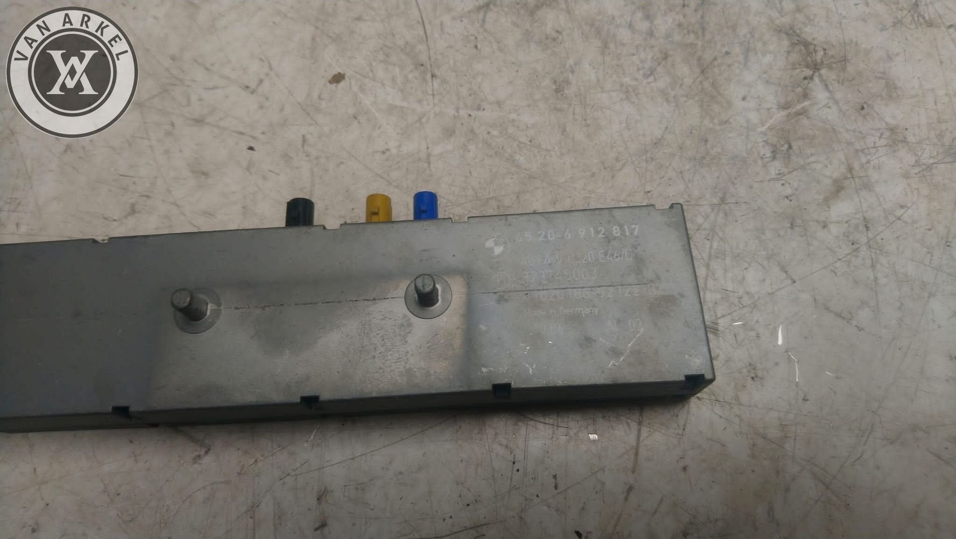 BMW Z4 (E86) Bootlid Antenna Amplifier 6912817